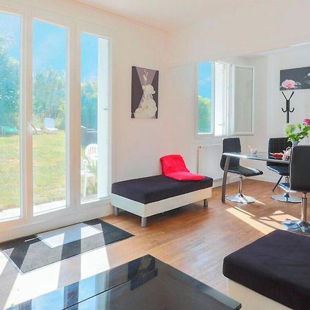 2 Bedroom Stunning Home In Ploumagoar Exterior foto